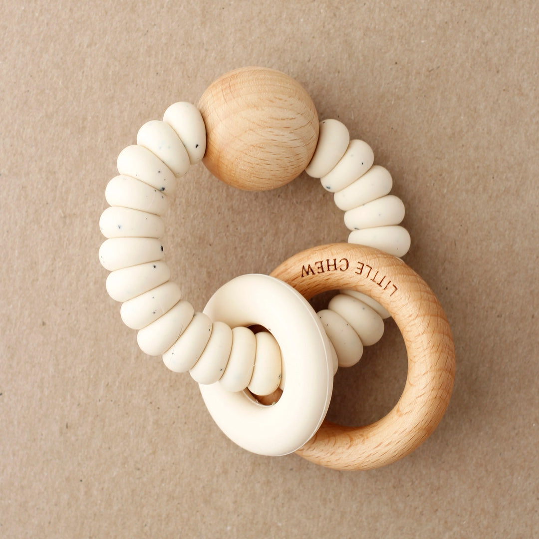 Little Chew bijtring speckled cream