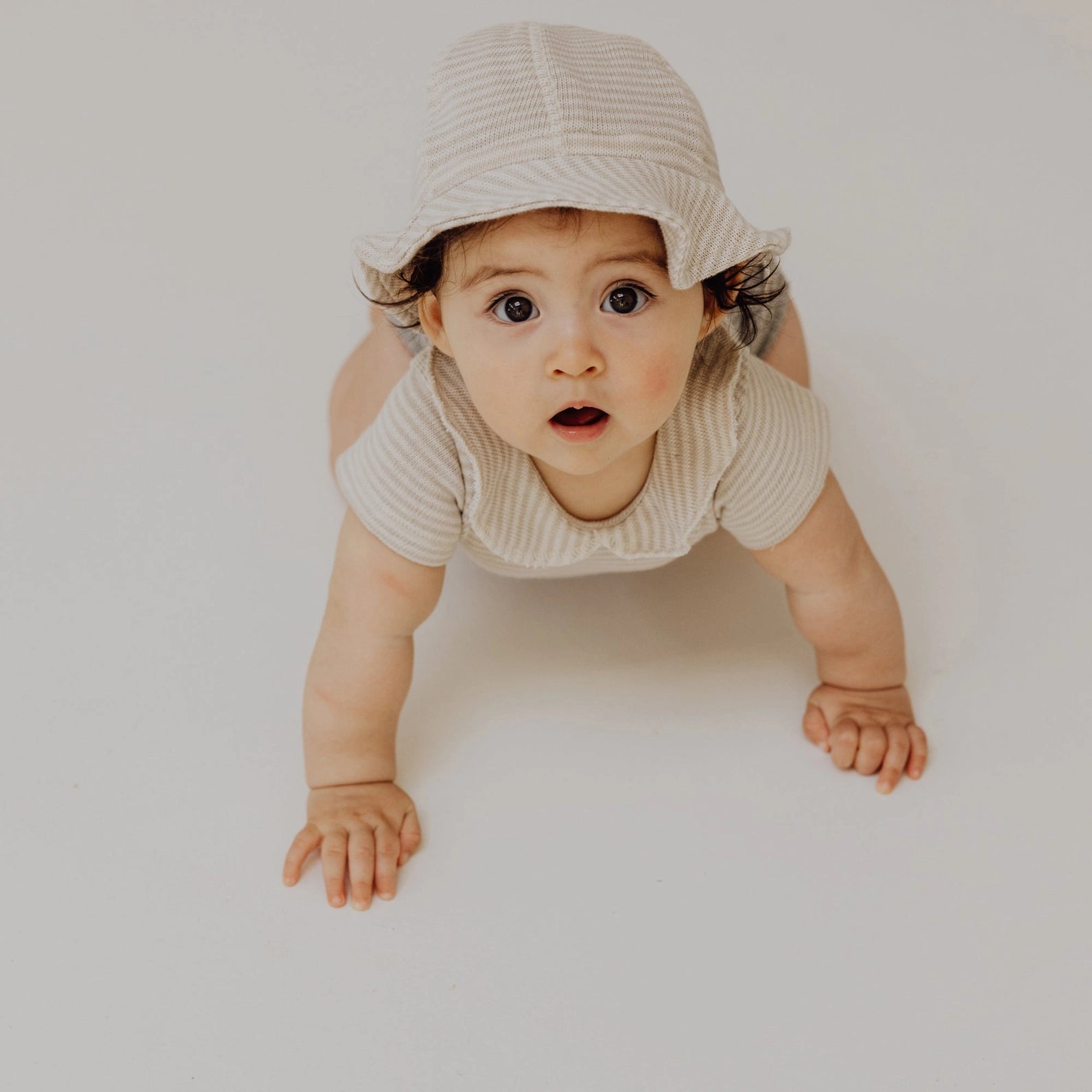 Finch & Fable baby zonnehoed stone stripe